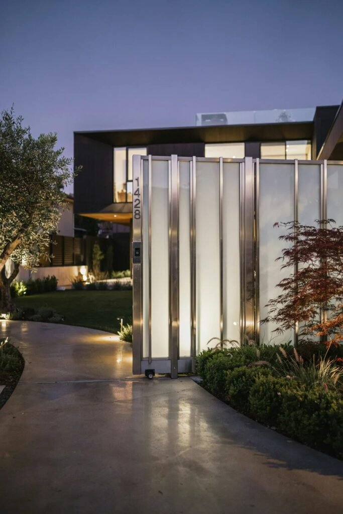 Modern main gate design 5 Glass modern main gate design