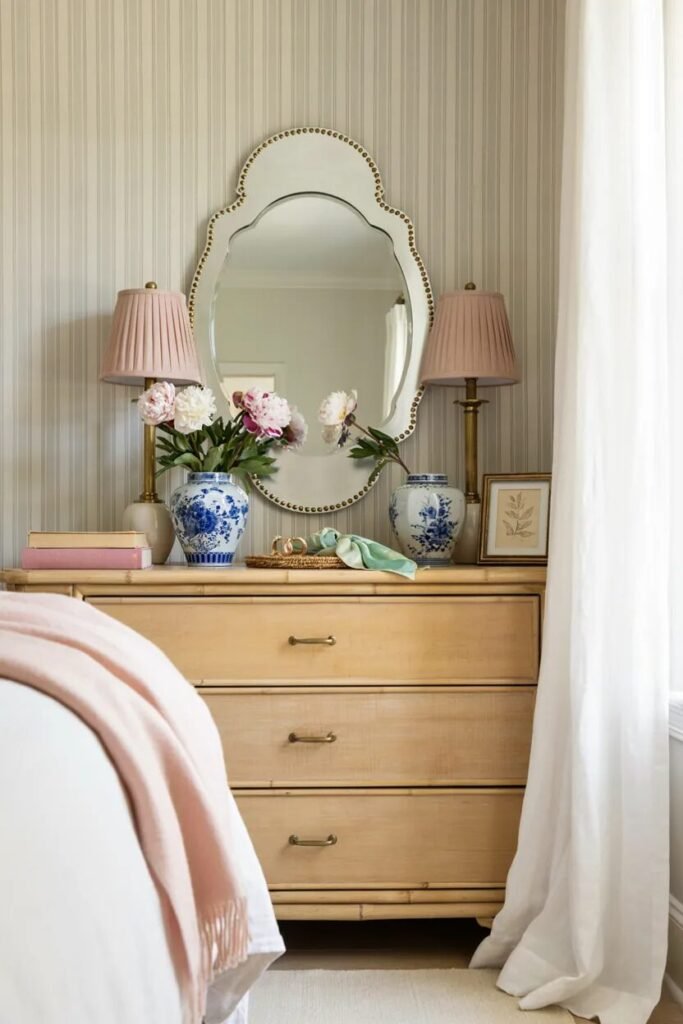 Preppy bedroom design 9 Scalloped preppy bedroom design mirror