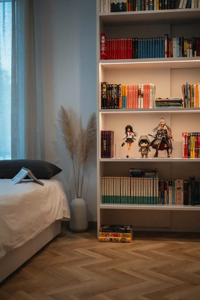 15 manga shelf ideas 14 Anime figure 15 manga shelf ideas
