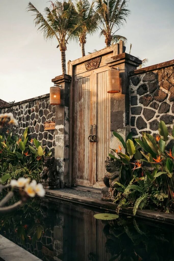 Wooden main gate design 10 Bali wooden main gate design